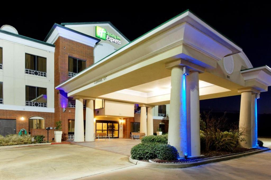 Holiday Inn Express Crockett By Ihg Esterno foto