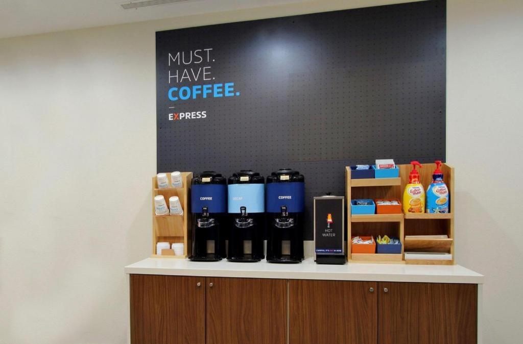Holiday Inn Express Crockett By Ihg Esterno foto