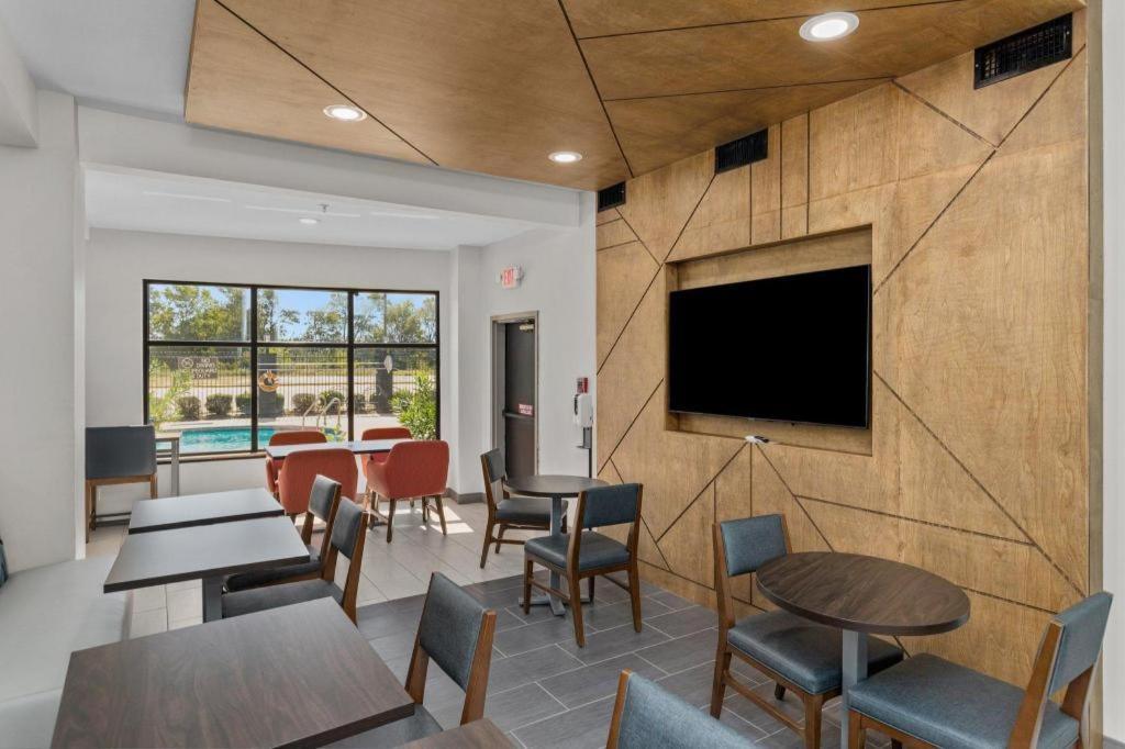 Holiday Inn Express Crockett By Ihg Esterno foto