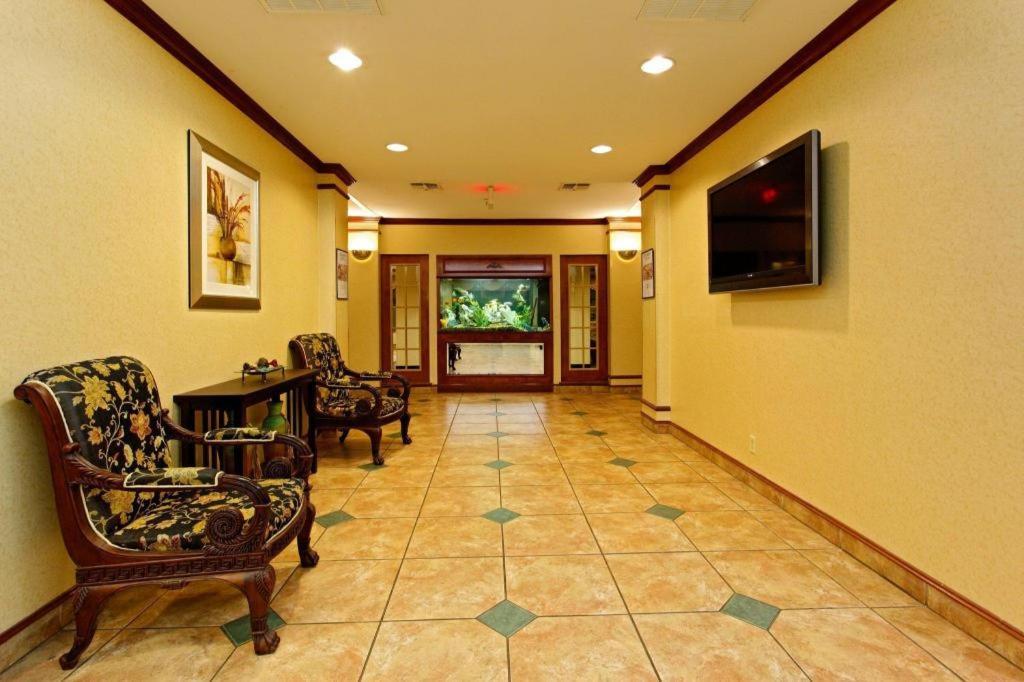 Holiday Inn Express Crockett By Ihg Esterno foto