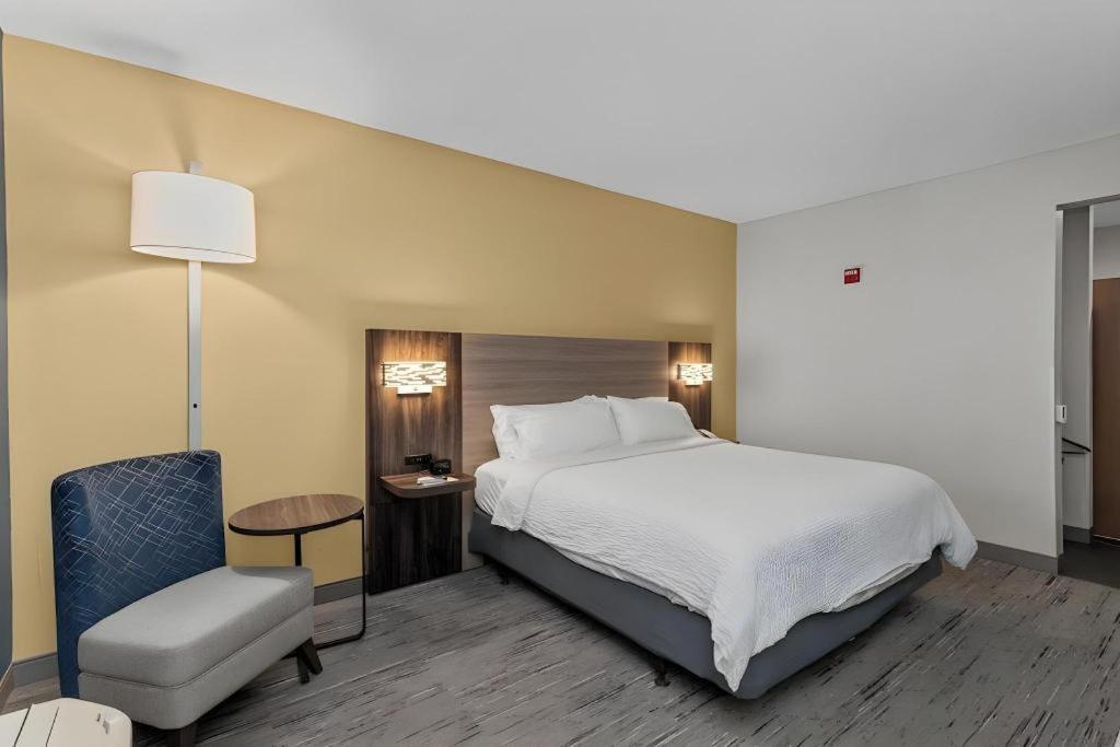 Holiday Inn Express Crockett By Ihg Esterno foto