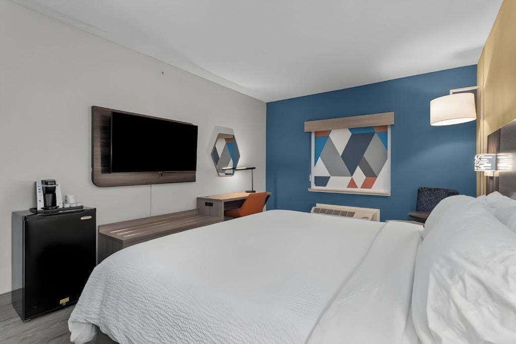 Holiday Inn Express Crockett By Ihg Esterno foto
