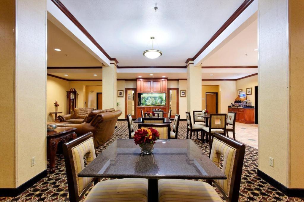 Holiday Inn Express Crockett By Ihg Esterno foto